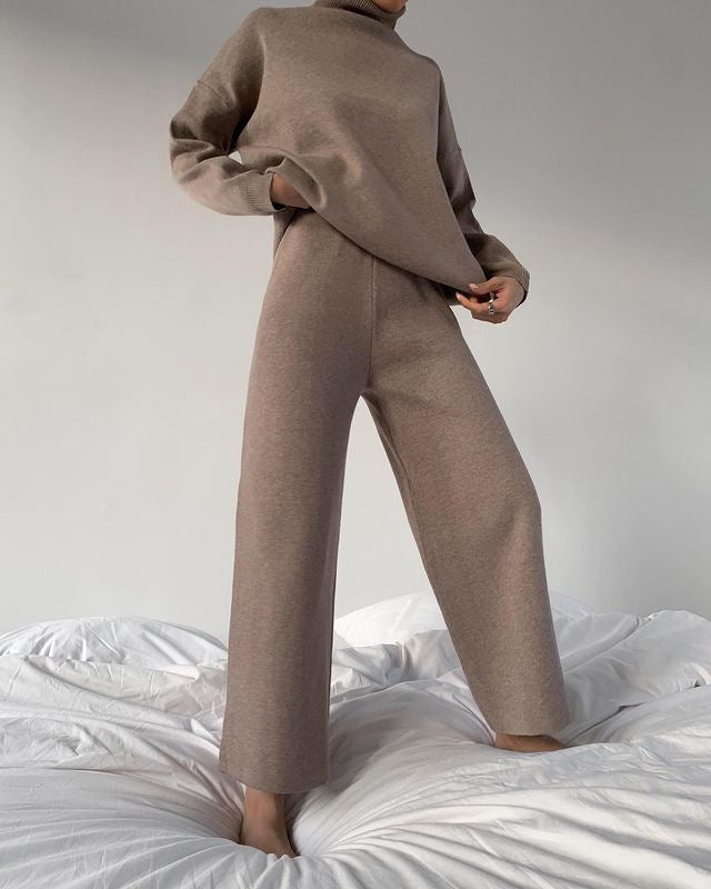 Knitted solid colour loose casual suit